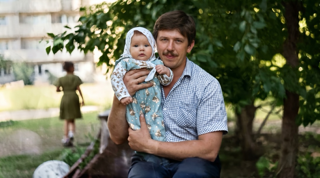 После: Семейное фото на улице: реставрация и натуральные цвета